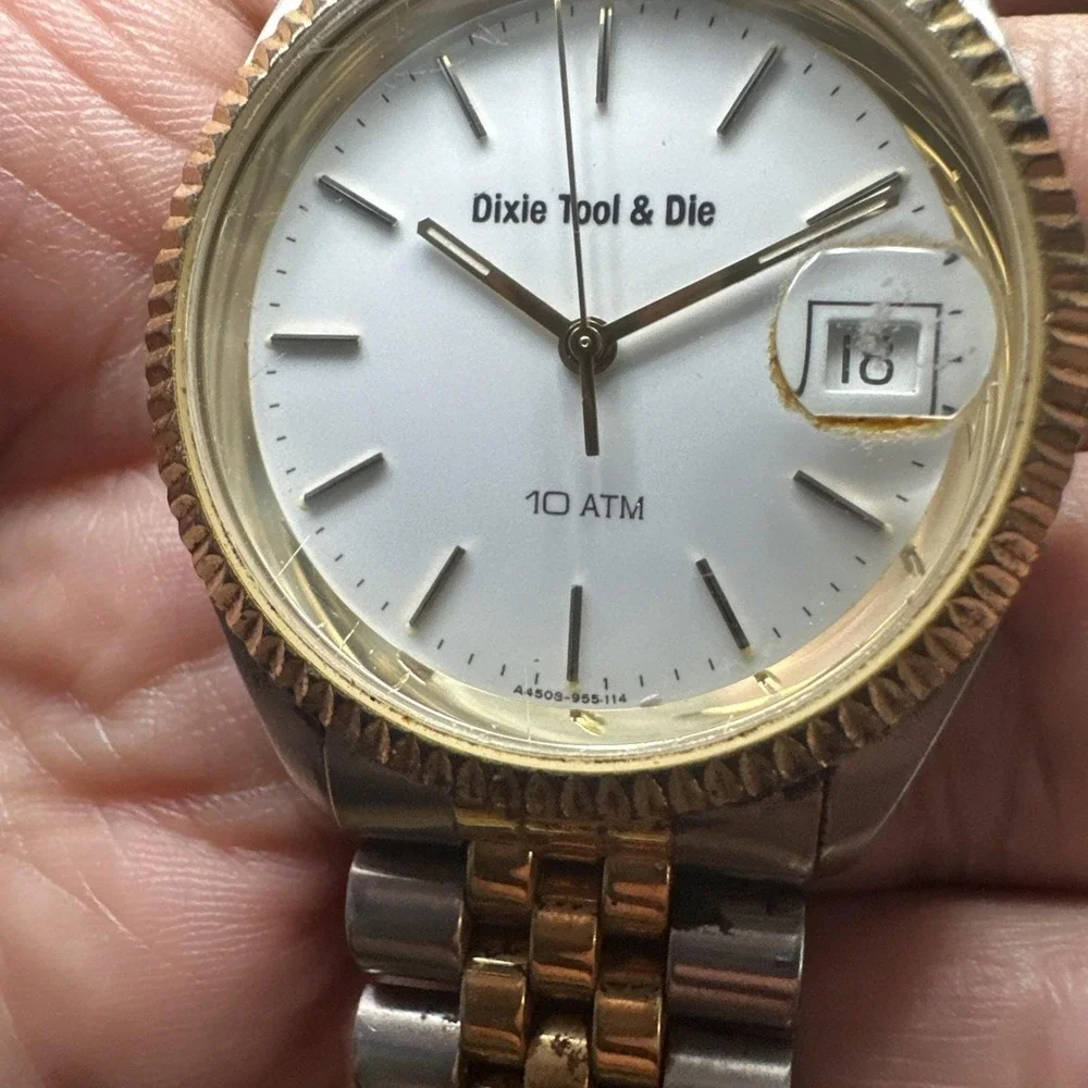 Working Vtg Dixie Tool & Die Quartz Watch‎ 10 ATM Two Tone Date Mens Watch 35mm